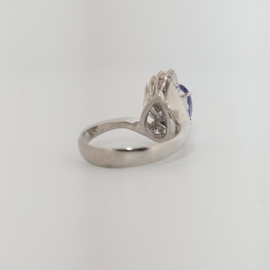Oval Faceted, AAA, Natural Tanzanite (1.15CT, 8x6mm), Mounted on Platinum 900 Ring with Natural Diamonds (0.35 CTW, E/F-VS). Size 6