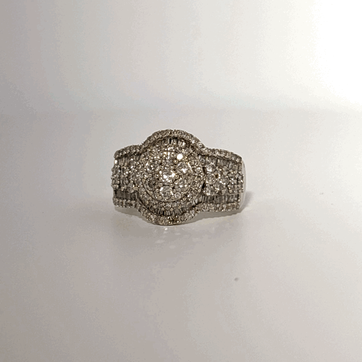 Diamonds Head, Cluster Solitaire Ring, Natural Diamonds(1.35 CTW) GH/SI1, 10K White Gold, 7.4 Gram Total Weight