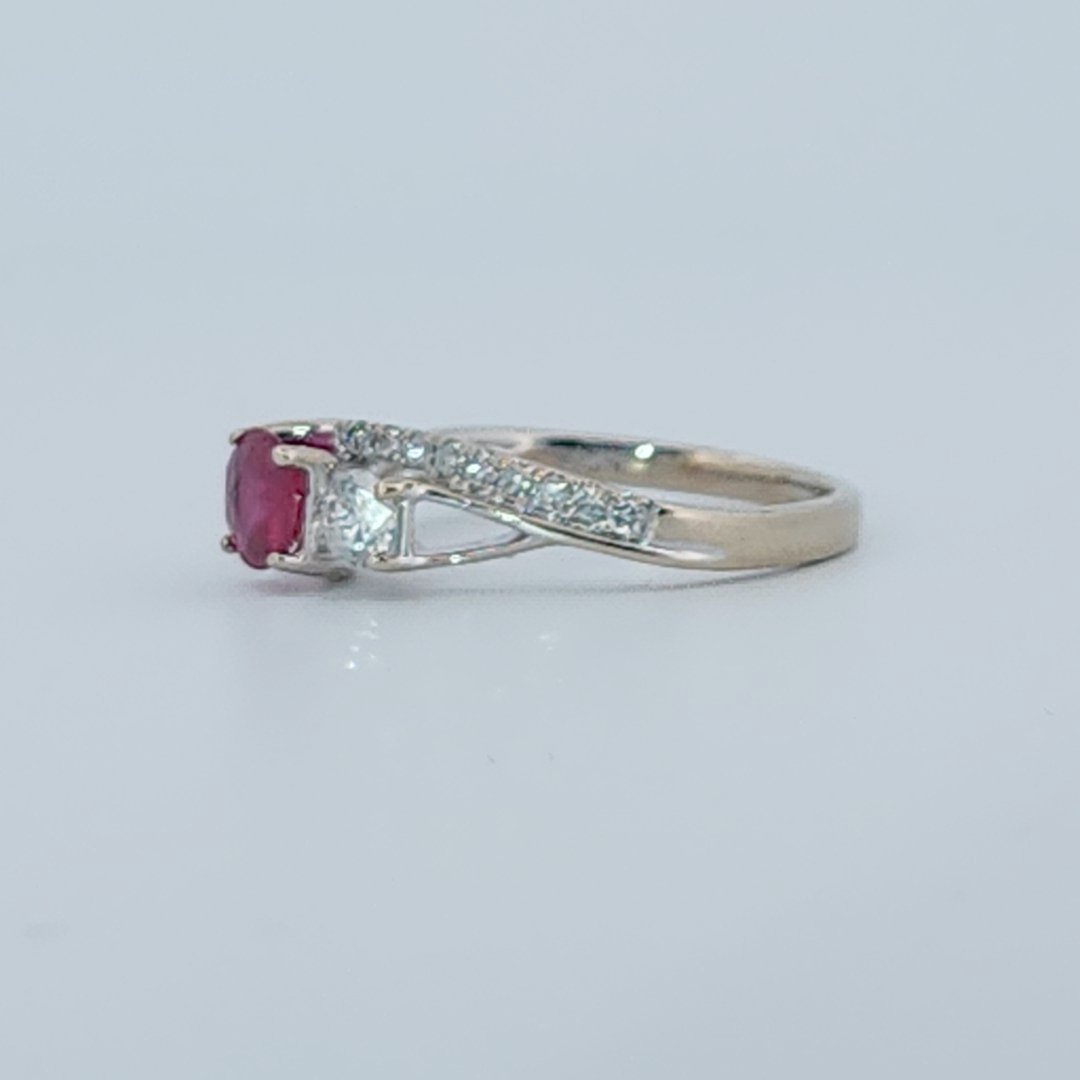 Brilliant Diamond Cut, Round Shape, Madagascar Ruby(0.35CT, 5mm), Mounted at 14K White Gold Ring with Natural Diamonds (0.60 CTW). Size 7