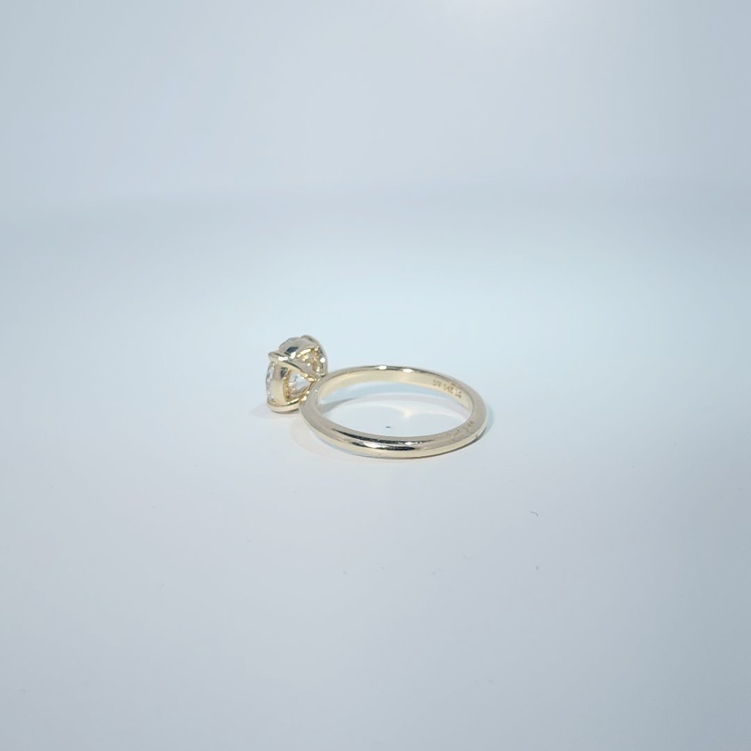 14K Yellow Gold Engagement Ring, set with 1 Lab Grown Diamond (2.03ct), 2.94g, Size 7.