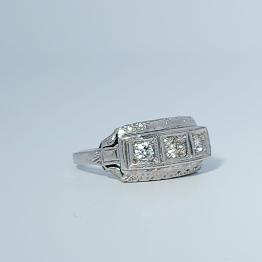 Vintage Art Deco, Natural Diamonds GH VS1(0.18CTW)